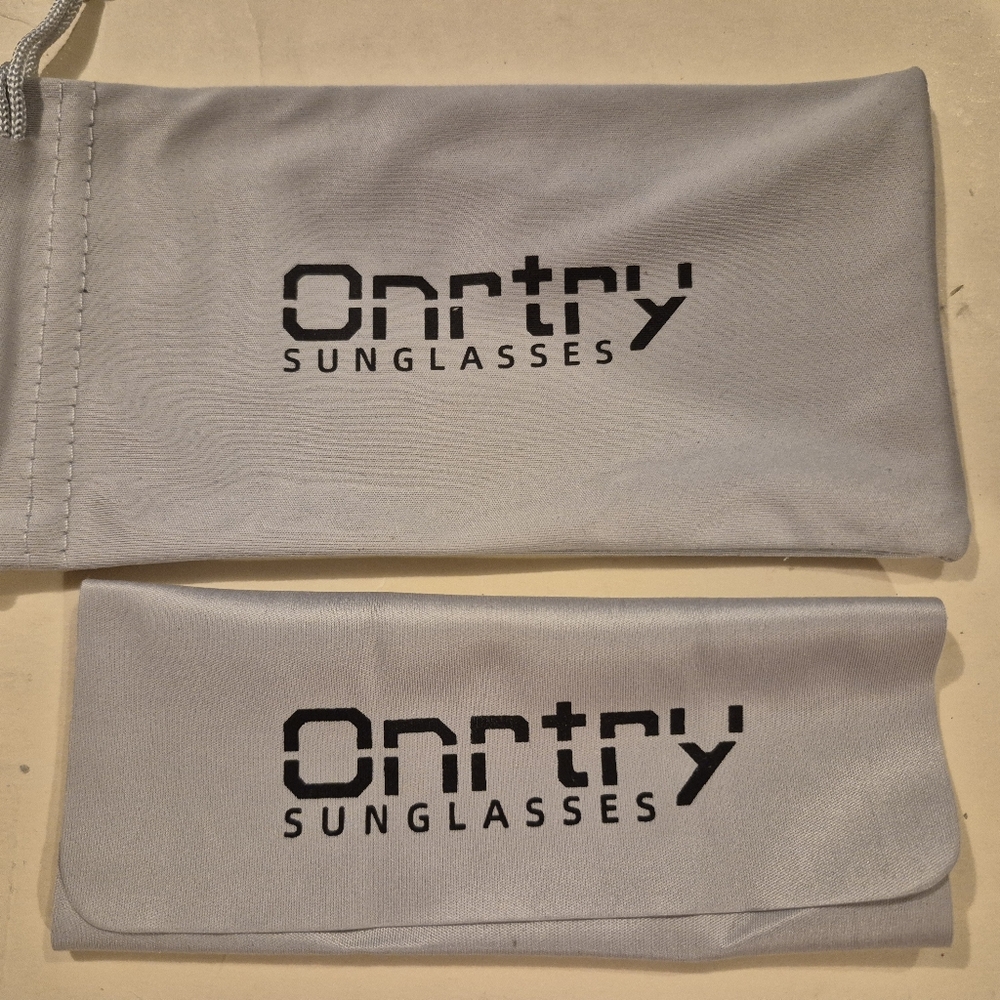 Onrtry Branded Glasses Bag And Lens Wipe
